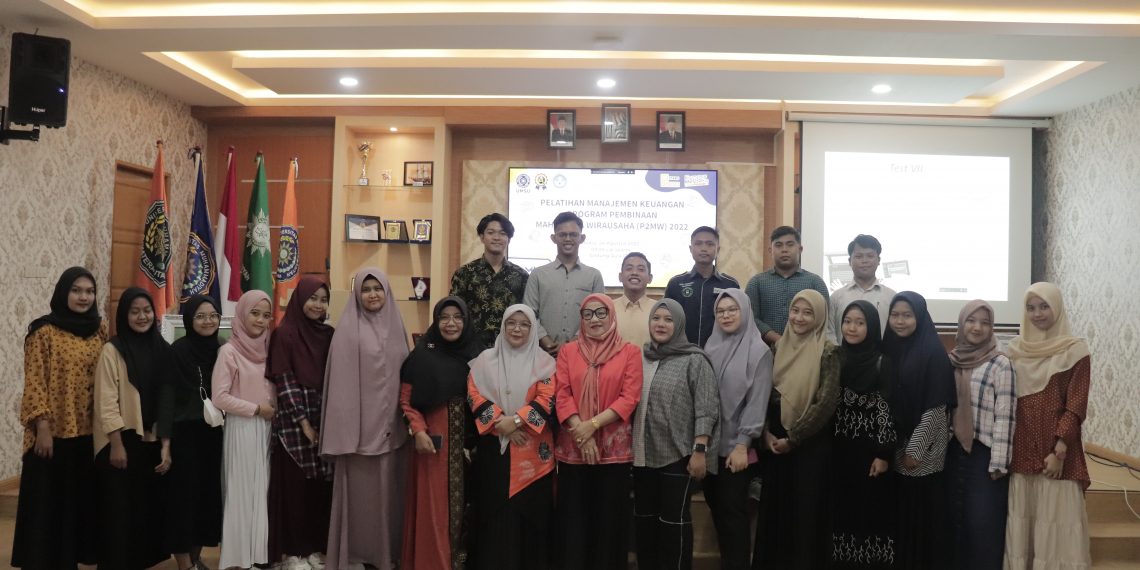 PELATIHAN MANAJEMEN KEUANGAN UNTUK MAHASISWA P2MW 2022